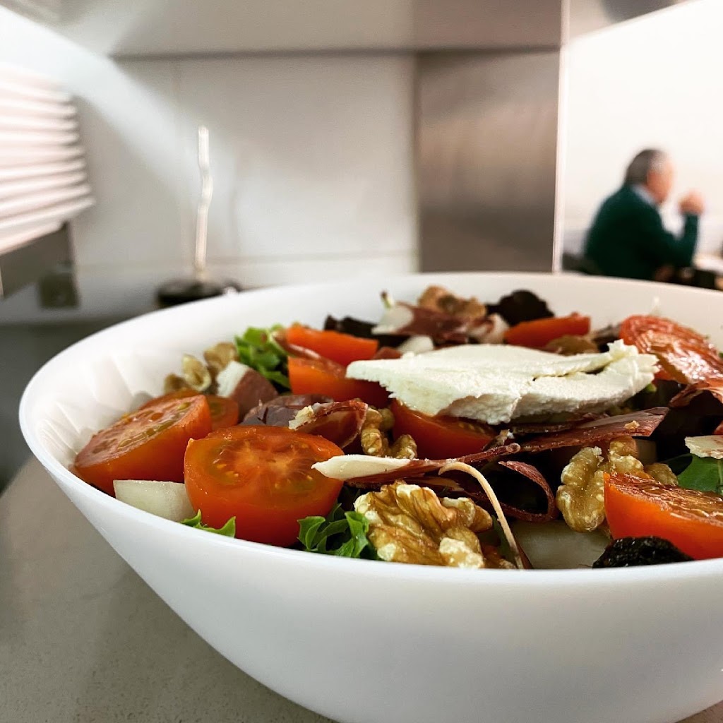 Restaurante Jamoneria Cobel — Comida y bebida