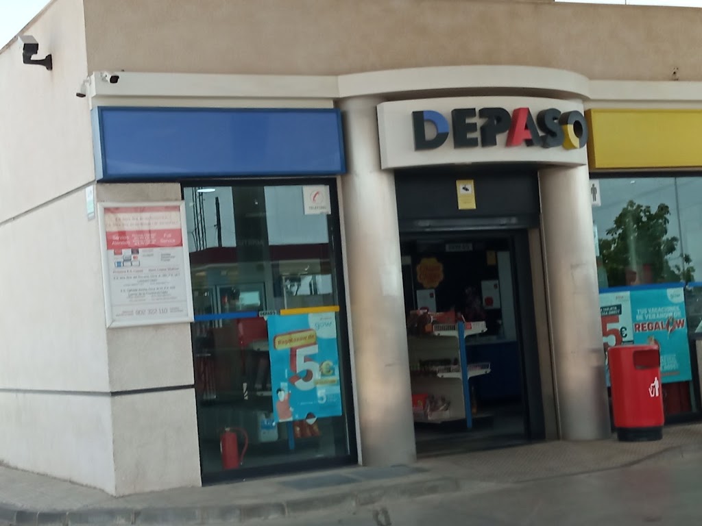 Estacion de servicio Cepsa — Exterior