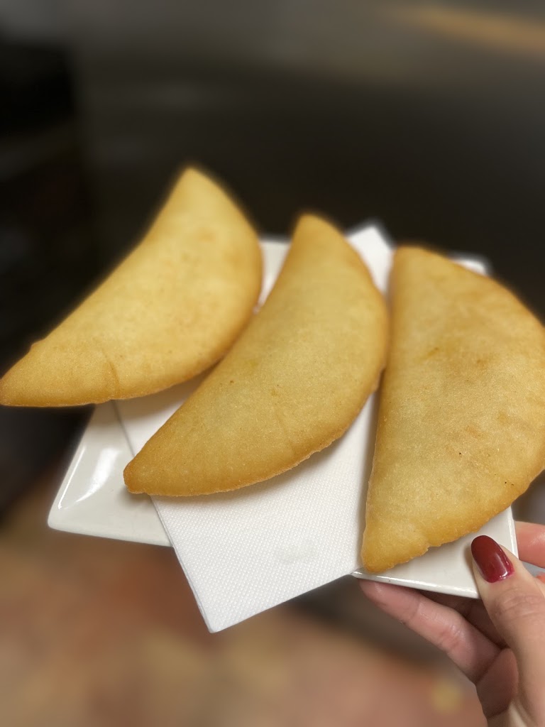 Cafeteria La Esquinita — Empanada