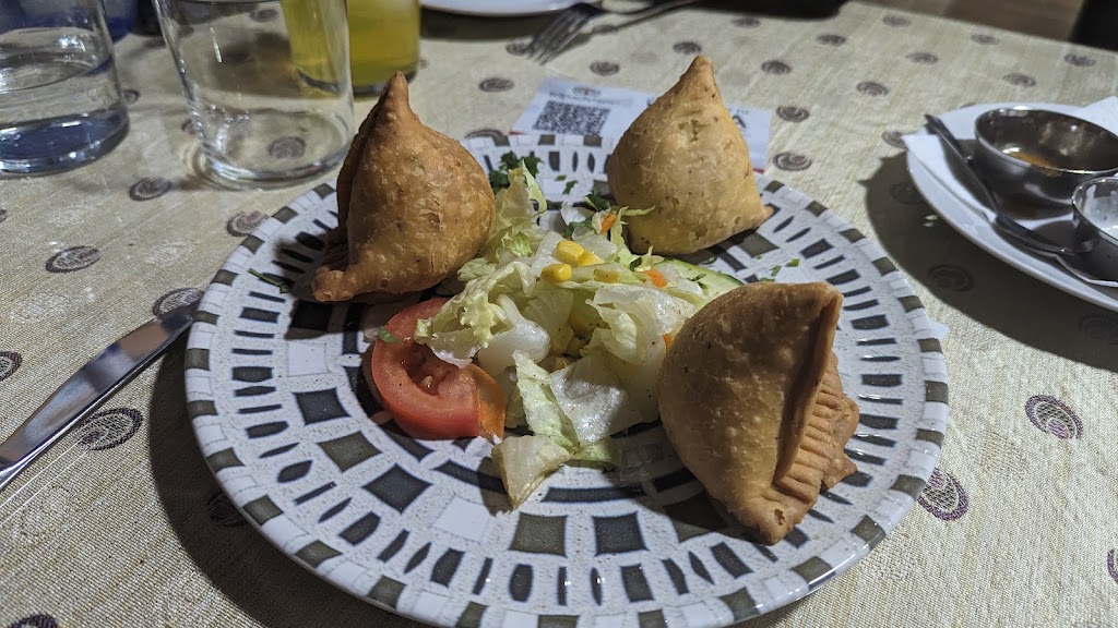 Taj Mahal San Fernando — Samosa
