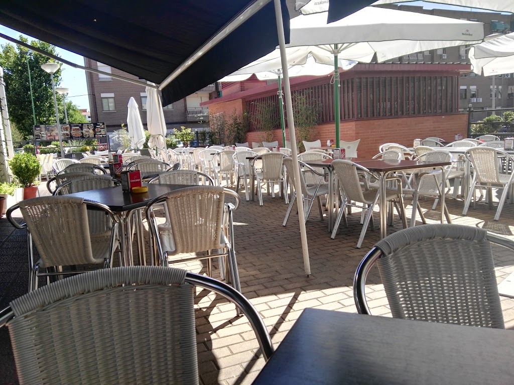 Bar restaurante La Blanca Paloma Parla — Ambiente