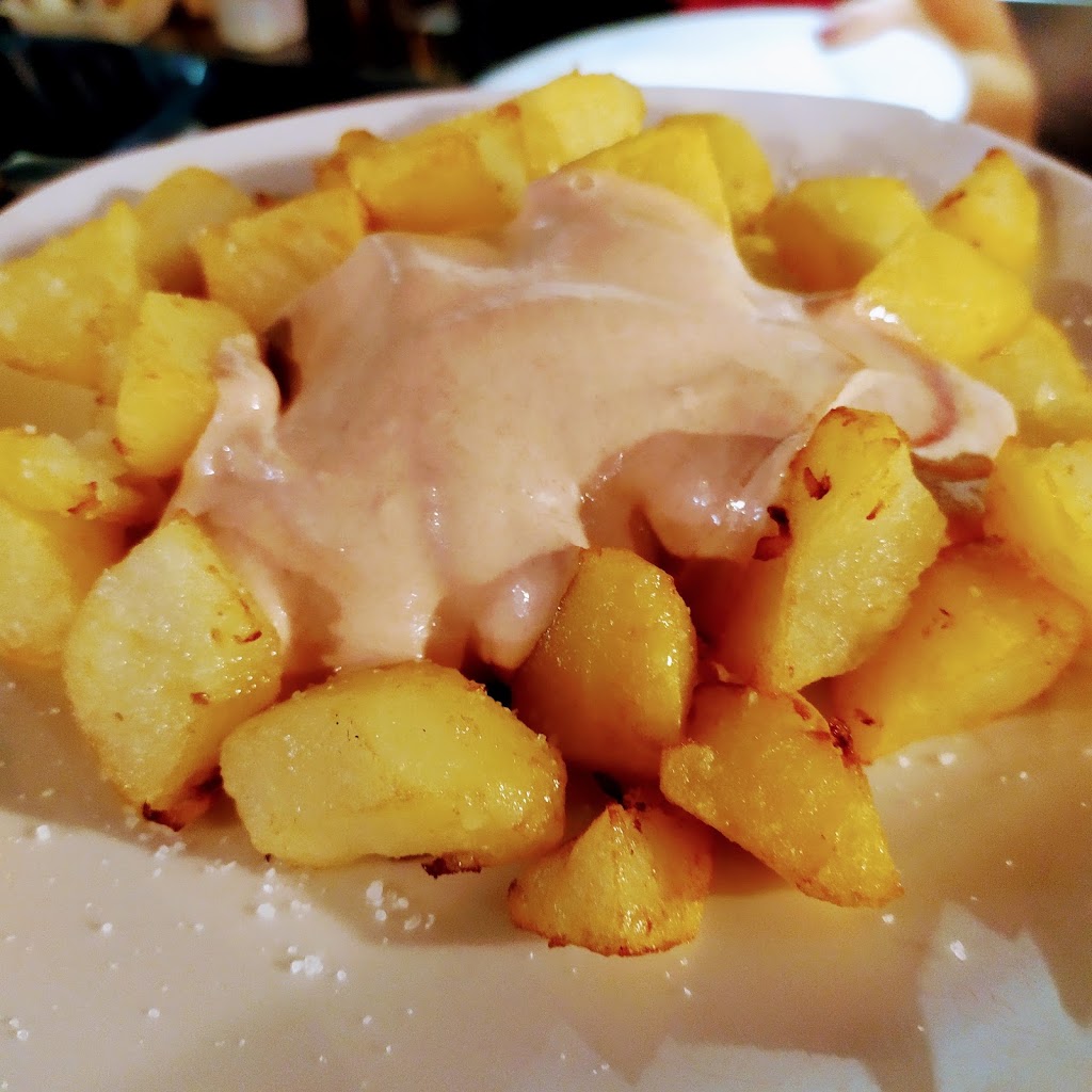 La Tasca — Patatas bravas