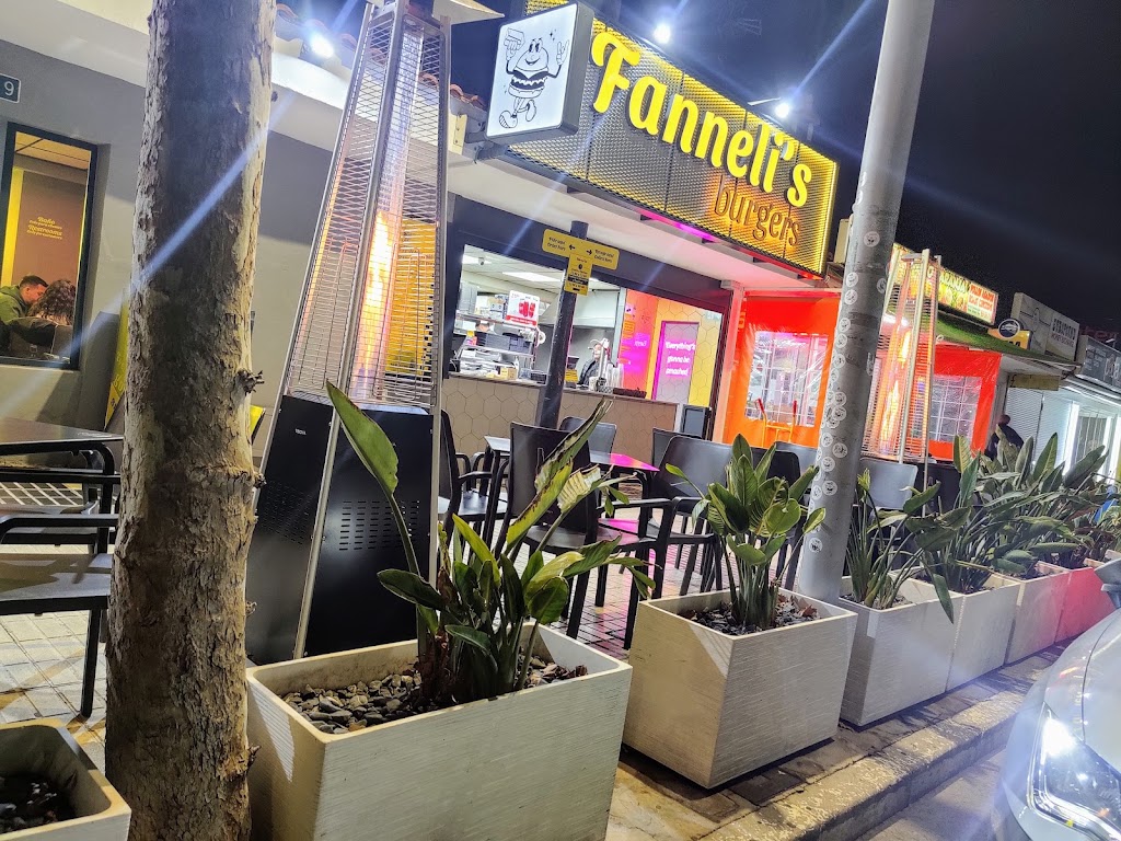 Fanneli's Burger Albir