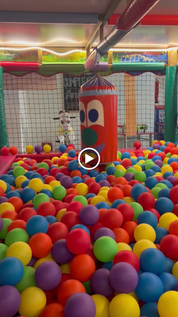 La Fantasia parque de bolas — Videos