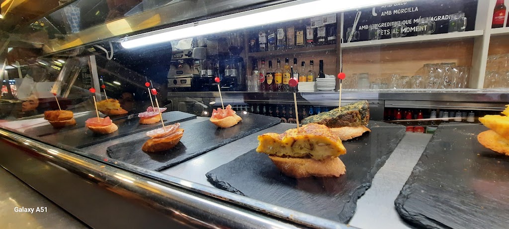 Bar Oscar — Comida y bebida