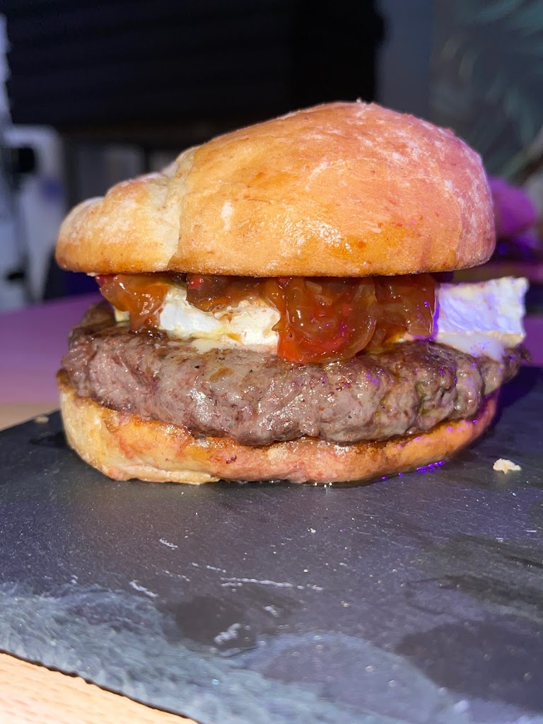 La Montesa — Comida y bebida