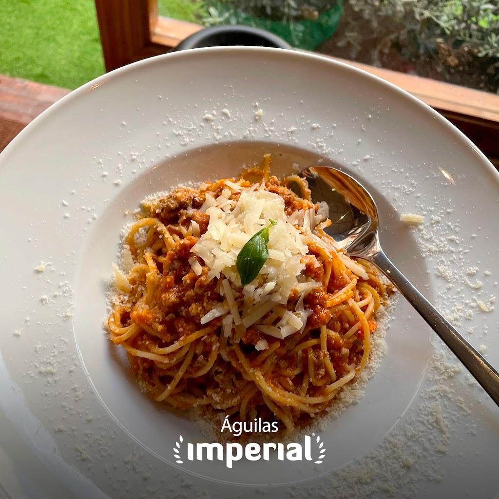 IMPERIAL AGUILAS — Comida y bebida