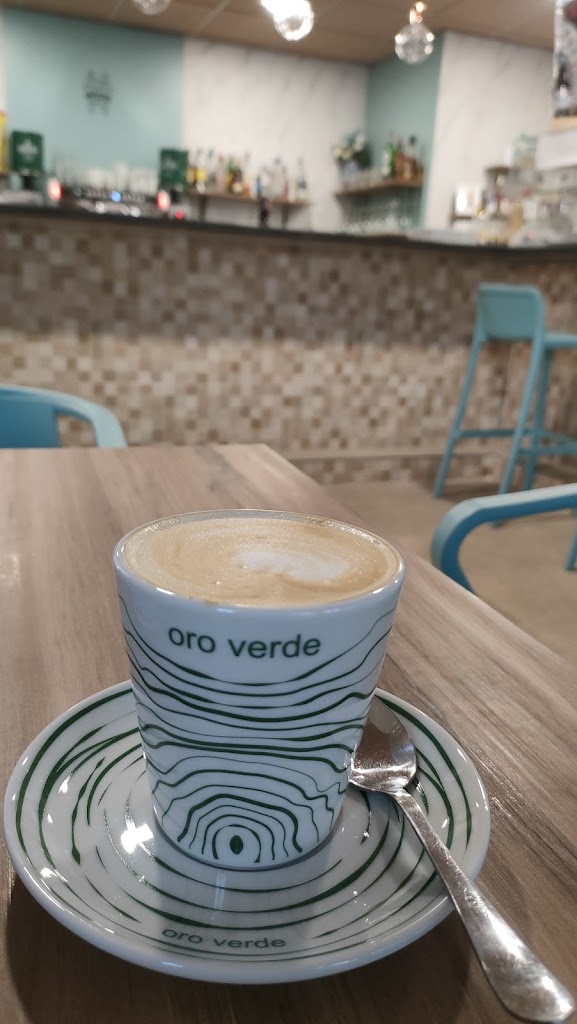 Cafe-Bar 9 de Mayo — Comida y bebida