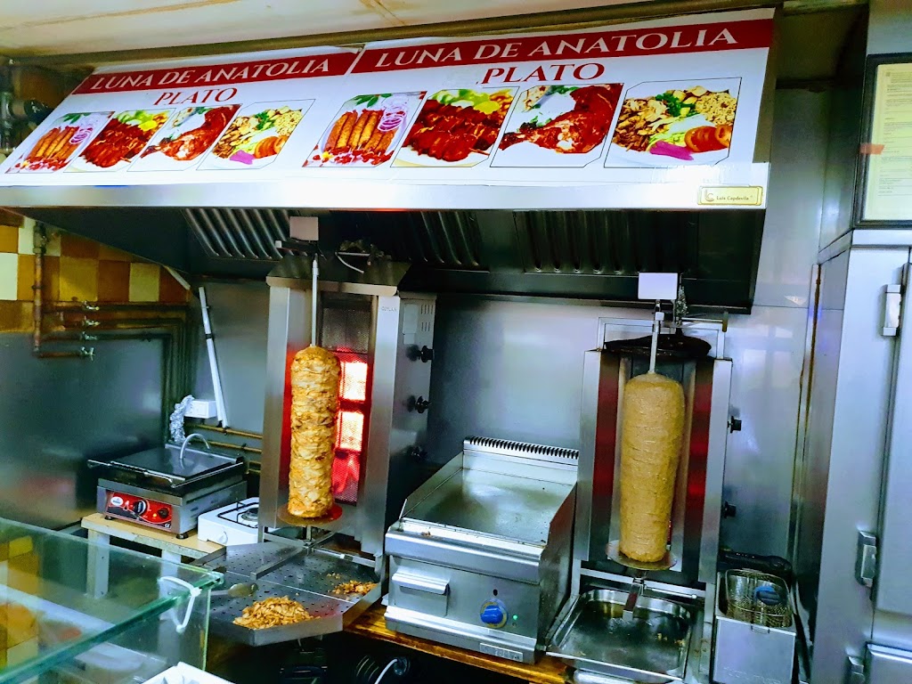 Luna de anatolia kebab pizza