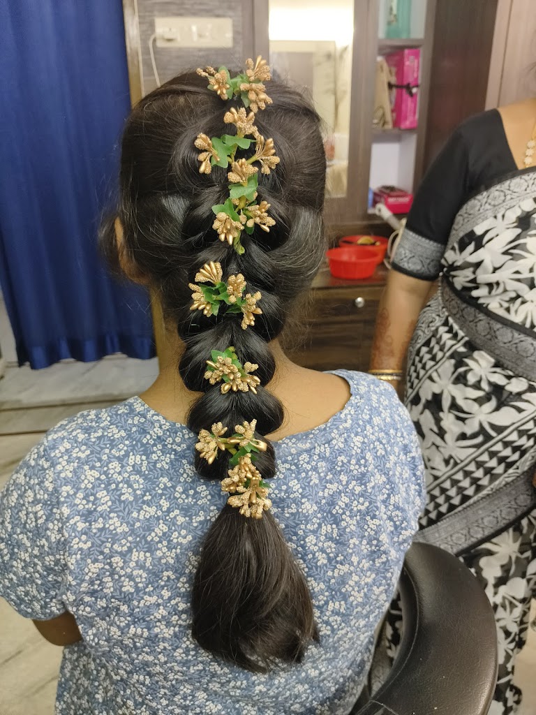 Heena Beauty Parlour