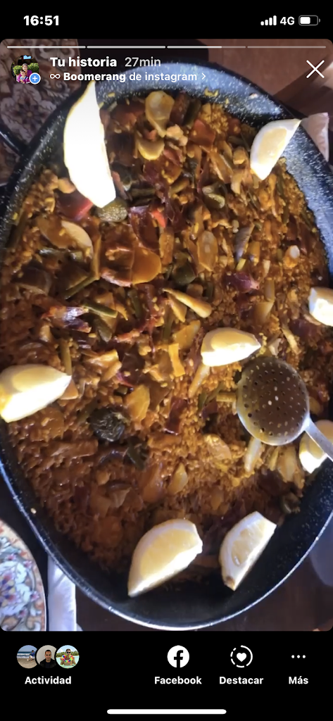 Restaurante /cafeteria La Playa — Comida y bebida
