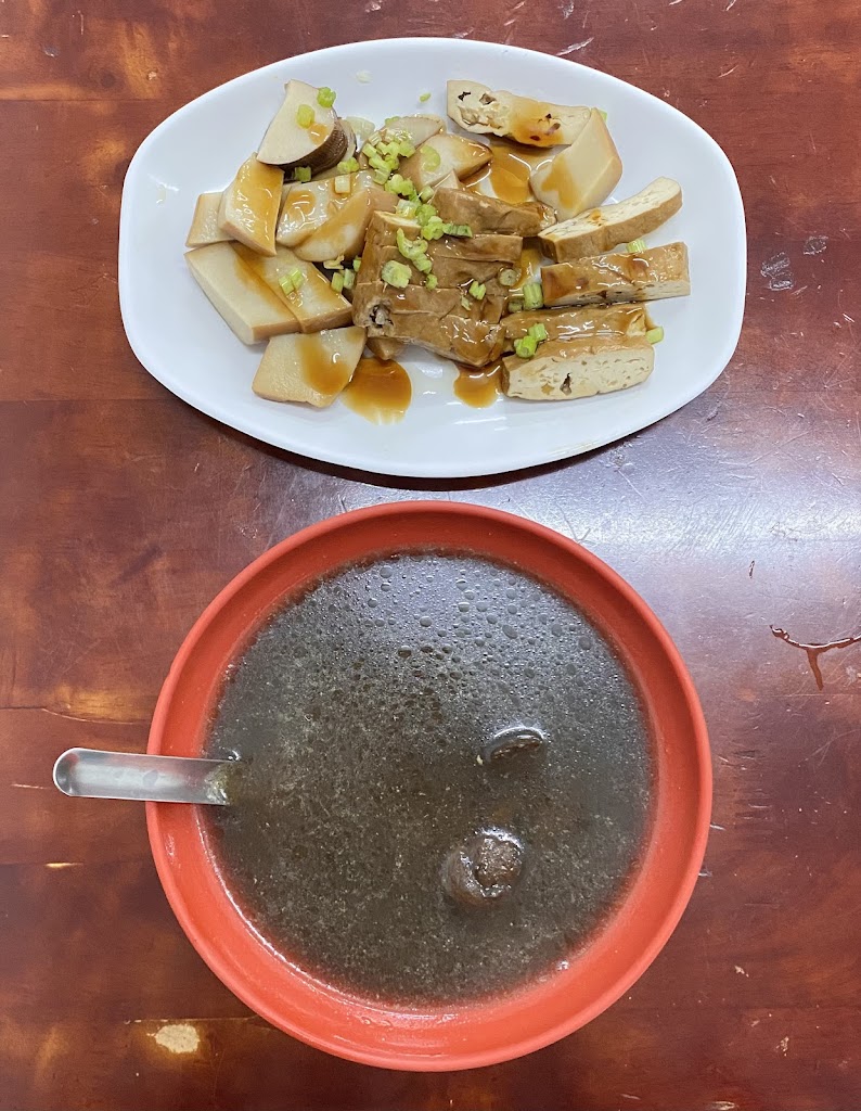 大市場素食麵 的照片