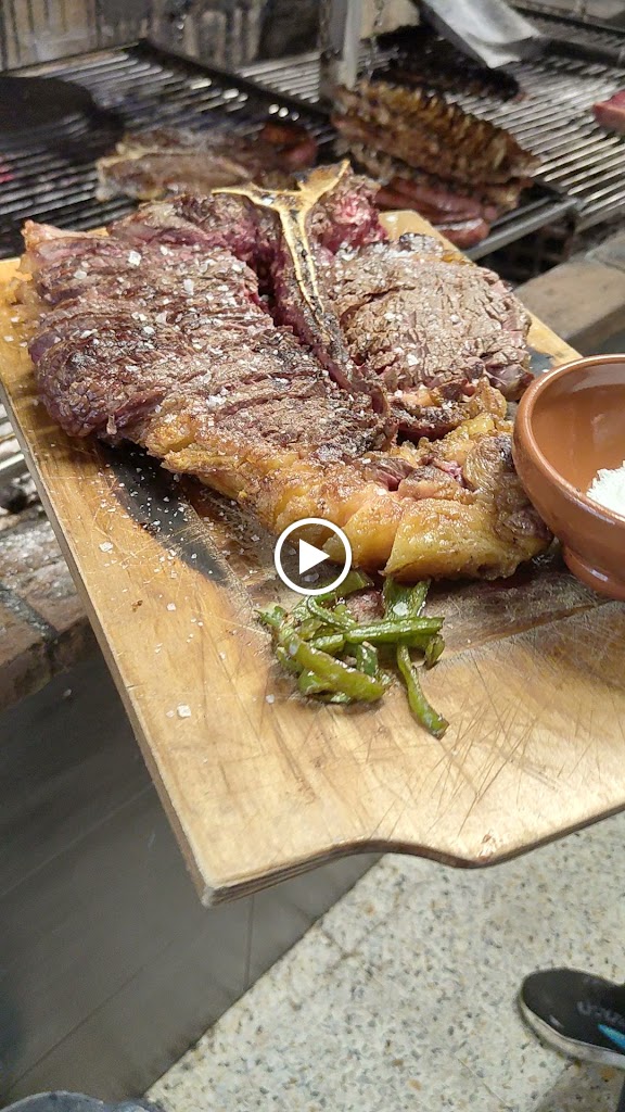 Posada de Lapaman, Asador-Restaurante — Videos