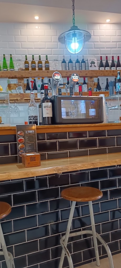 La tasqueta vermut y pinchos — Ambiente