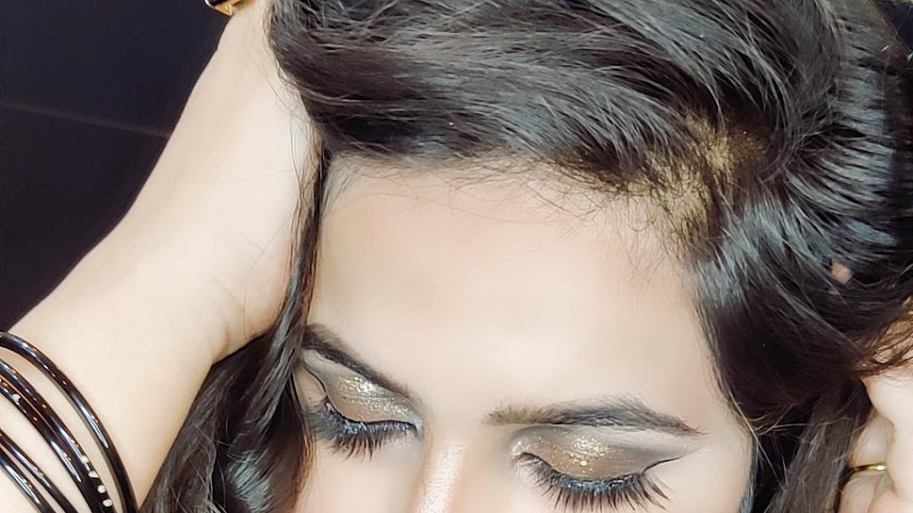 Alphazone Unisex Salon