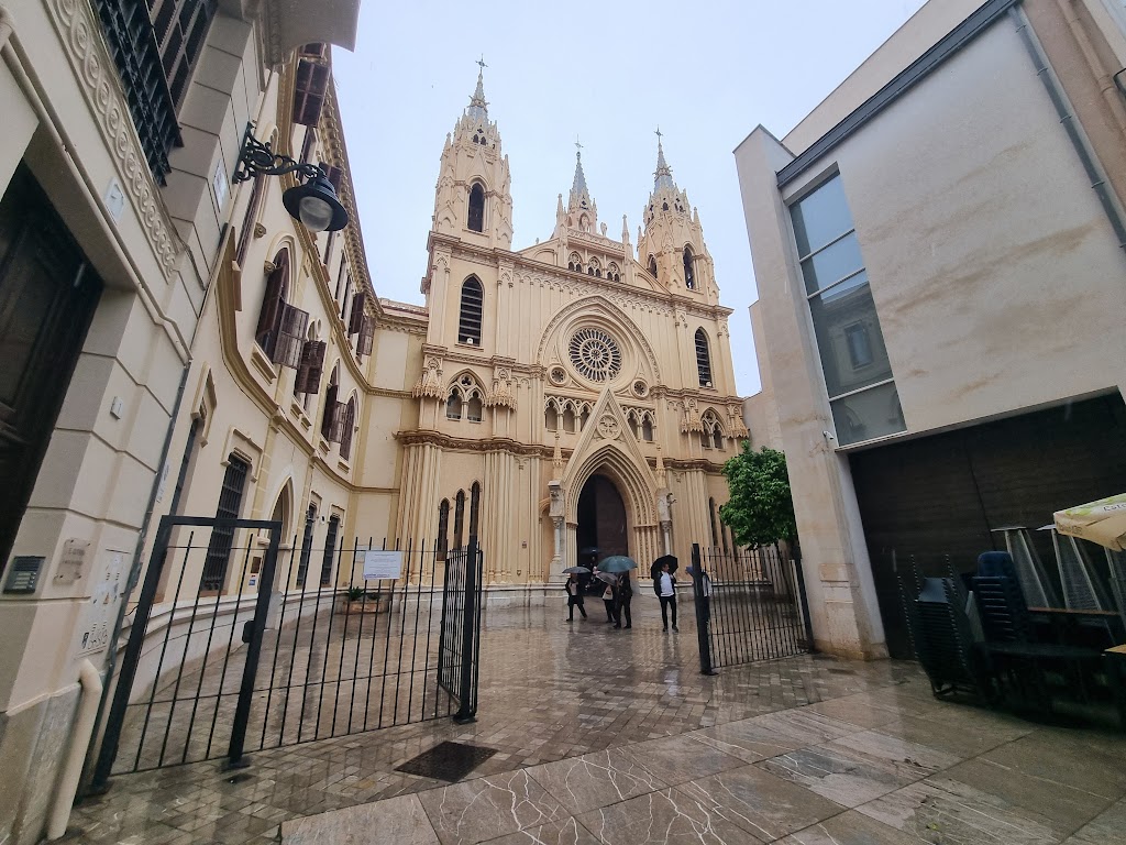 Malaga cerca de el centro Historico Tren y Autobus
