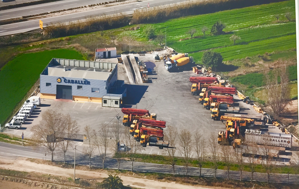 GRUAS Y BOMBEOS AKT - CABALLER S.L.