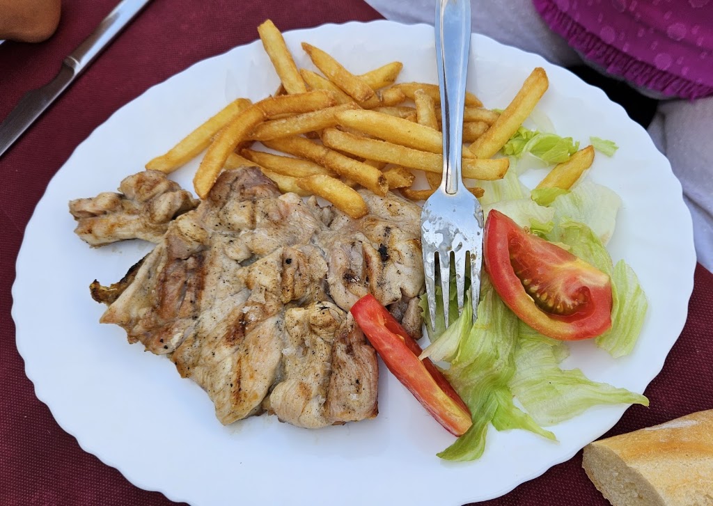 Bar Casa del Pueblo — Comida y bebida