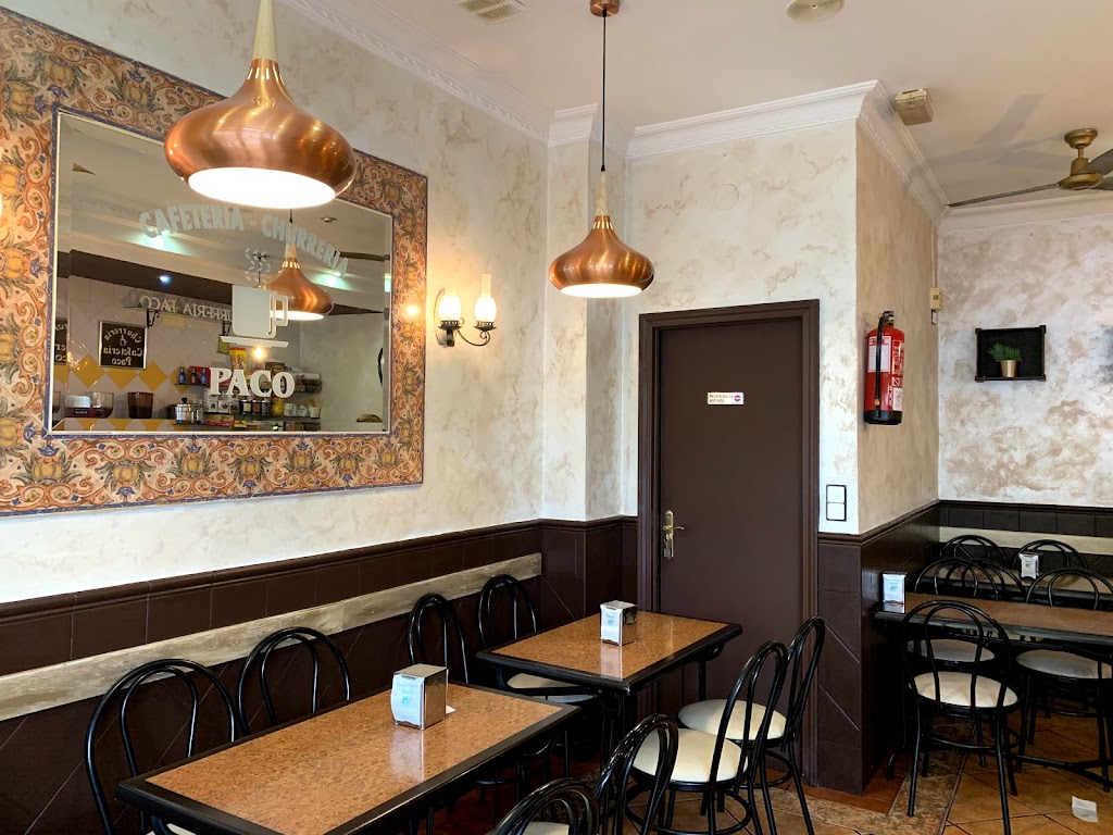 Churreria Cafeteria Paco — Ambiente