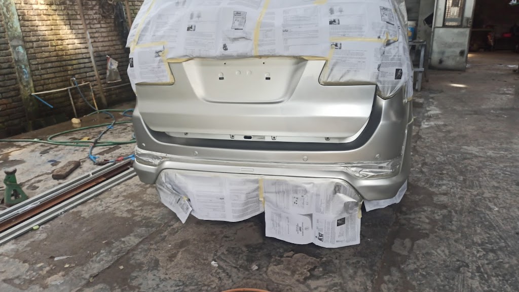 Bengkel Mobil Hen's Motor