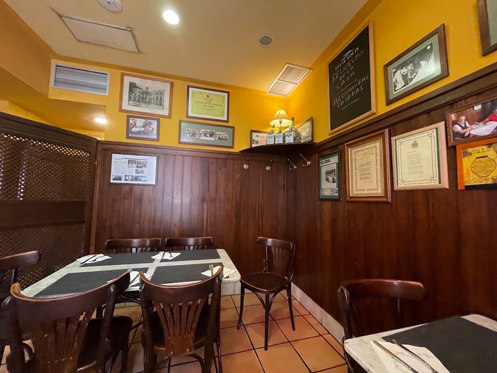Cafe Bar Penalty — Ambiente