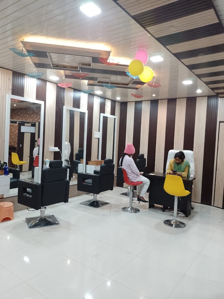 Gorgeous Women Salon