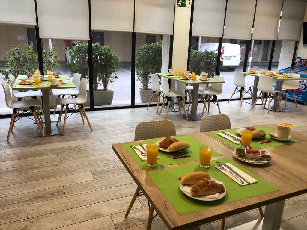 Cafeteria Abril / Casa Salvi