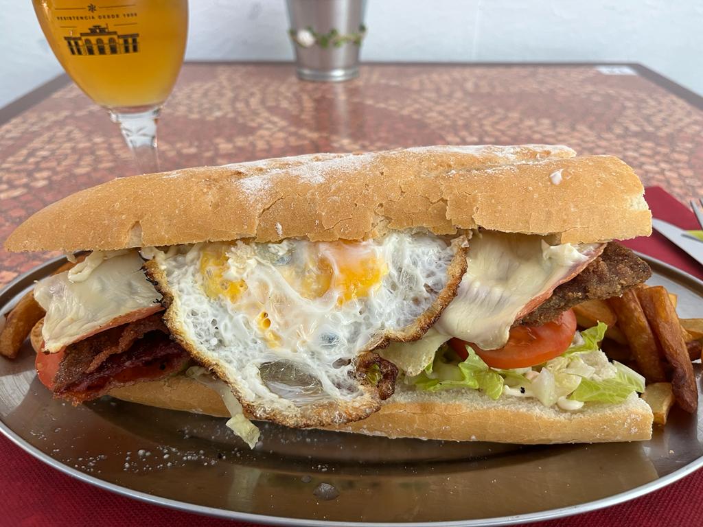 Restaurante No Te Prives — Comida y bebida