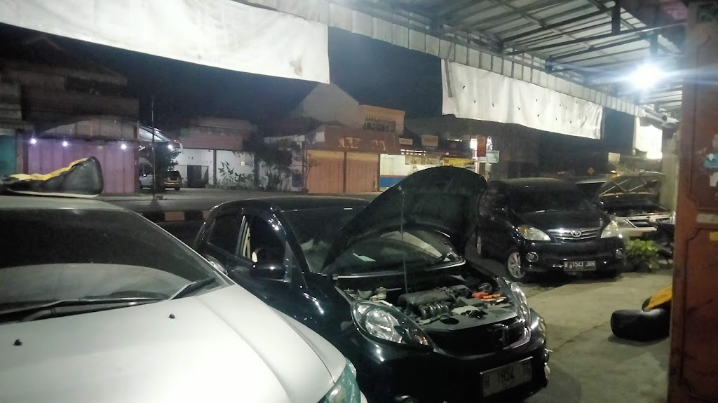 Bengkel Mobil Kencana Motor