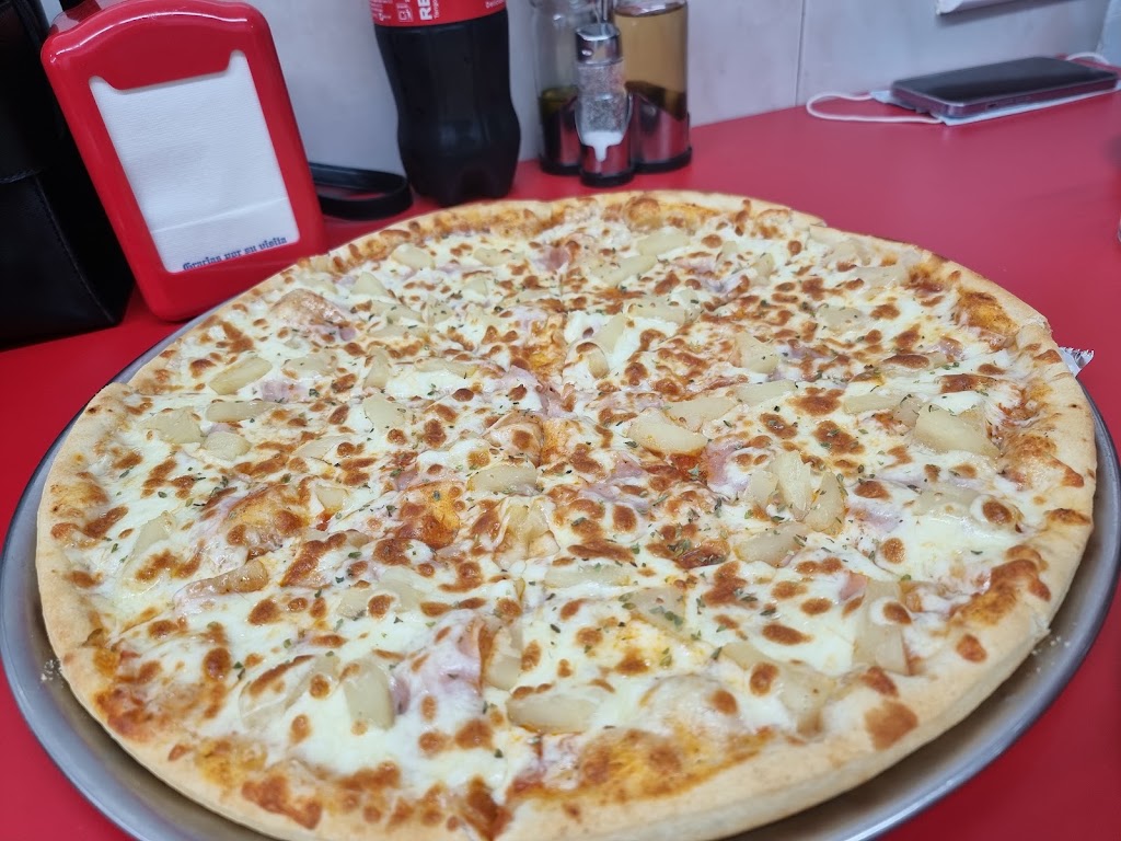 Lahori Doner Kebab I Pizzeria — Comida y bebida
