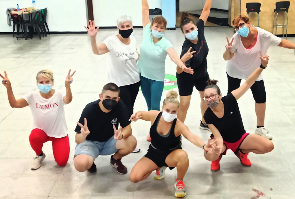 ZUMBA CON LIDIA CERRATO ( Centro Extremadura)