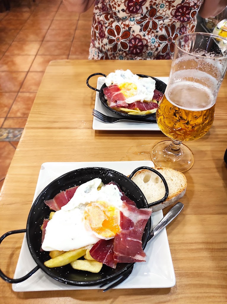 Cafe-Bar "Bodega de Bauty" — Huevos estrellados