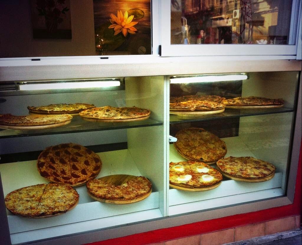 Pizzeria Hermanos Gonzalez — Ambiente