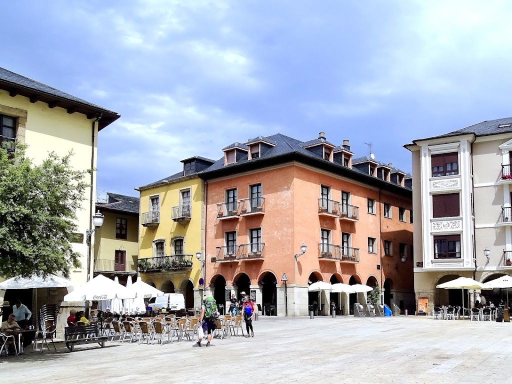 Plaza de La Virgen de la Encina