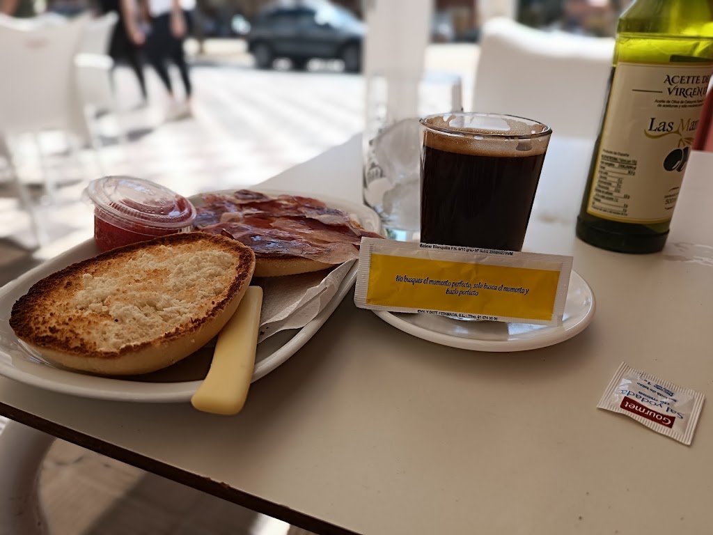 Cafeteria Merchi — Cafe