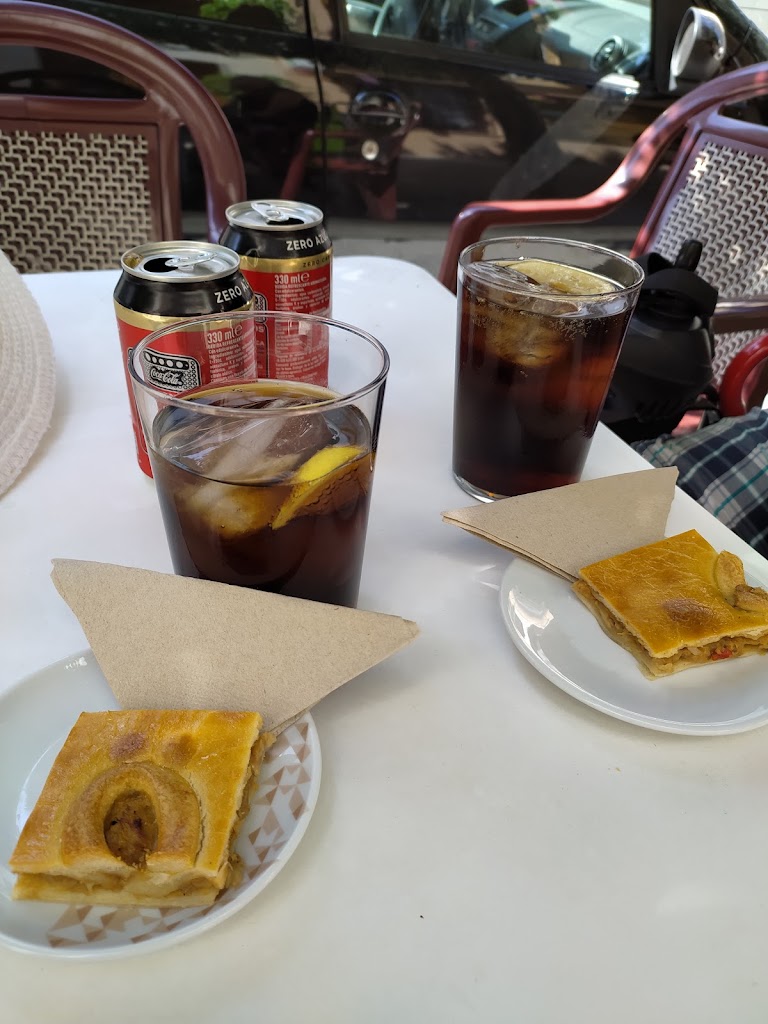 Bar El Cordobes — Comida y bebida