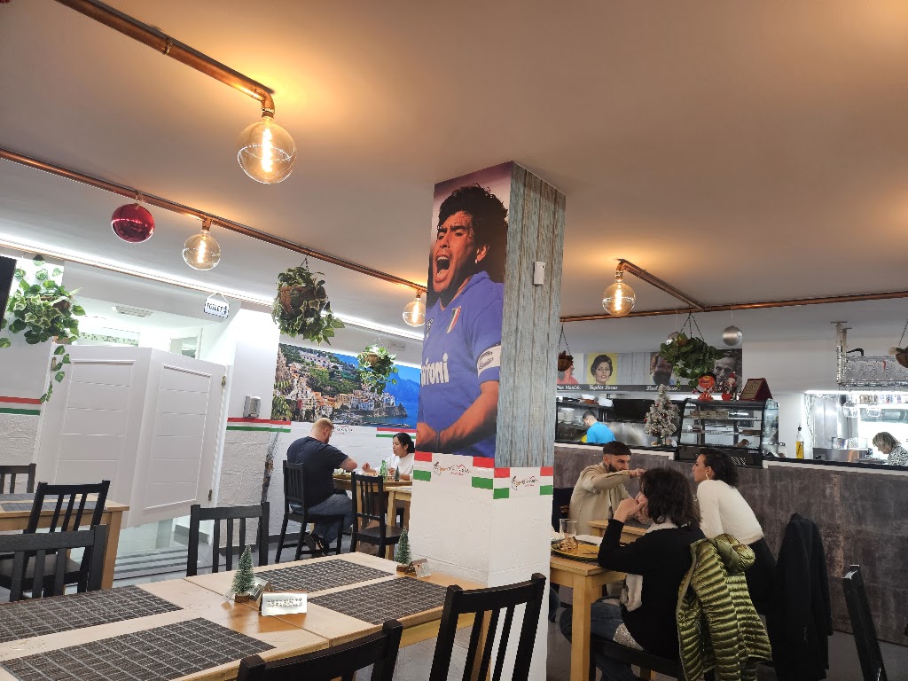 Pizzeria La Sonrisa — Ambiente