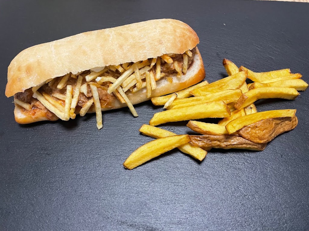 Trece Street Food — Sandwich