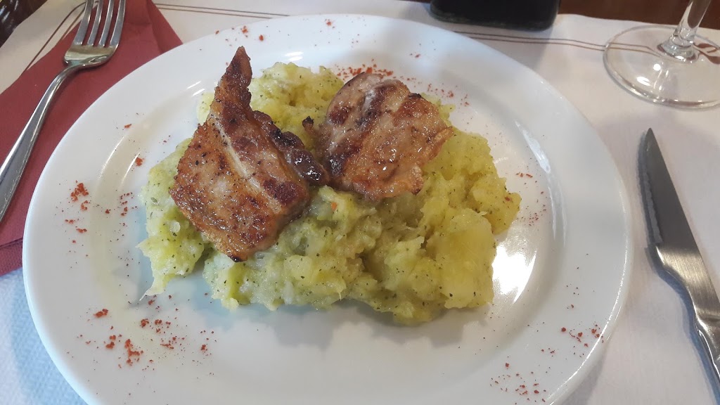 Restaurante Nou Milan — Comida y bebida
