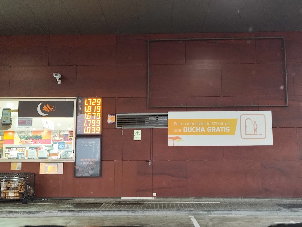 Estacion de servicio Cepsa — Exterior
