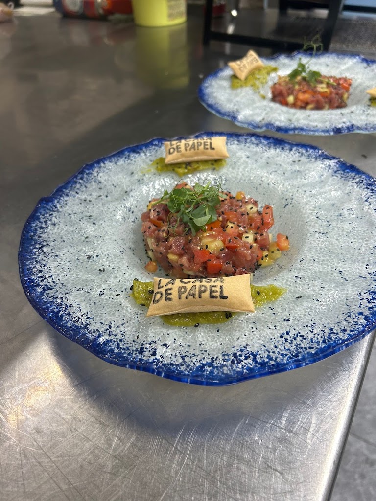 Restaurante La Casa De Papel — Comida y bebida