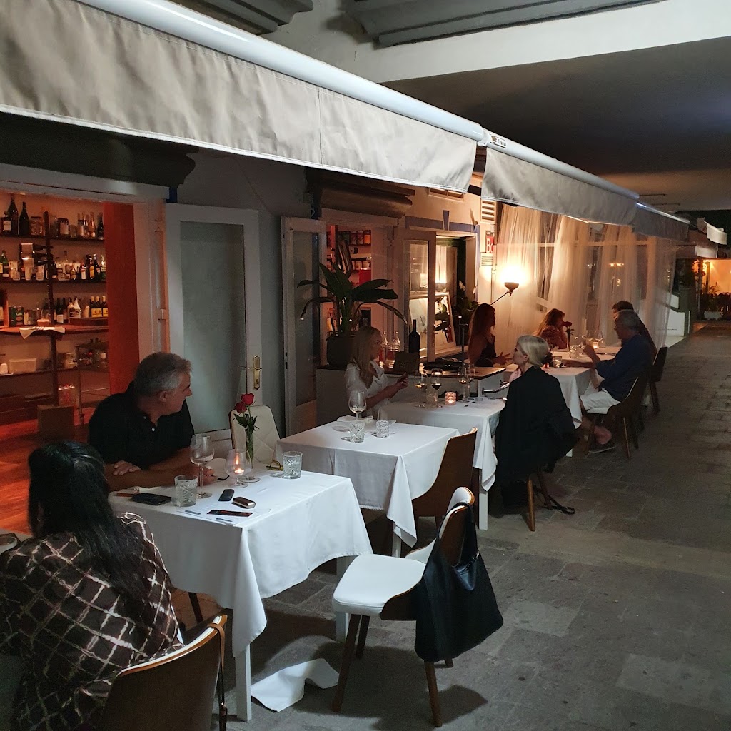Restaurante Que Tal By Stena — Ambiente