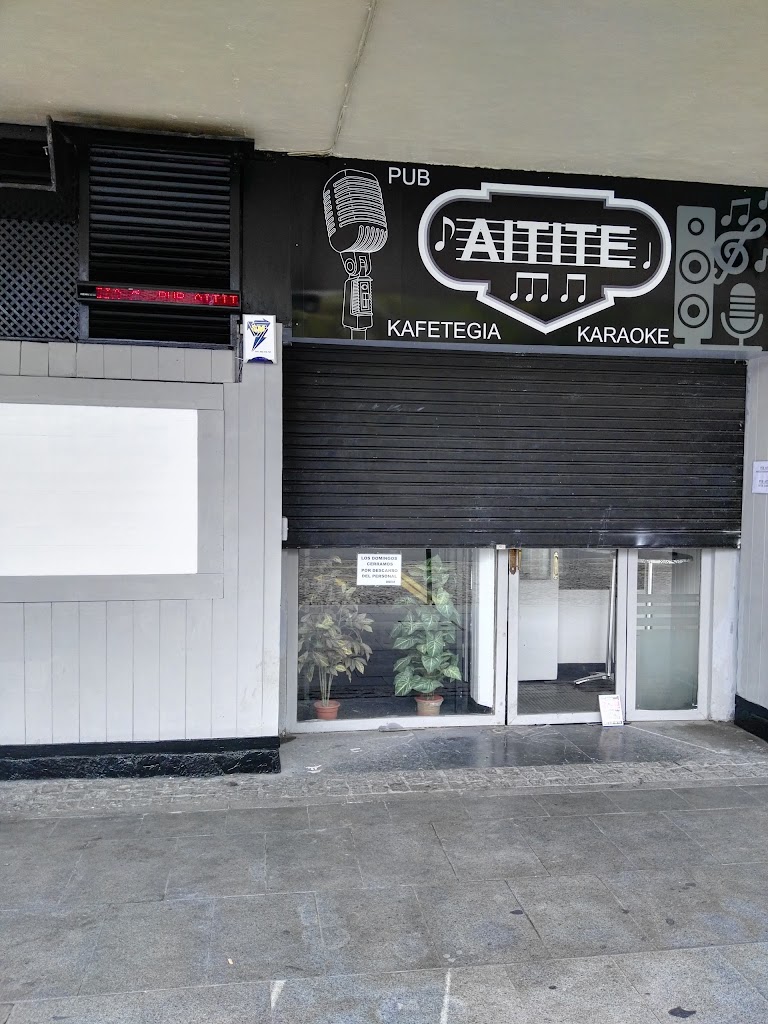 PUB - KARAOKE AITITE
