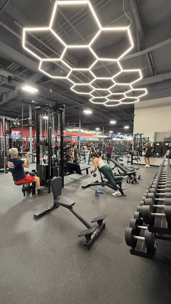  4:13 Fitness Center - Valley Plaza