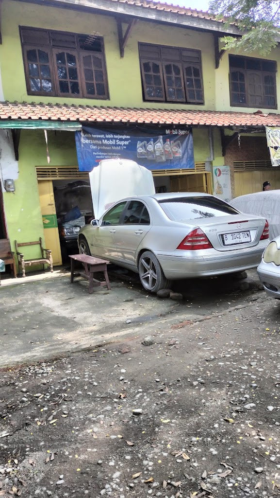 Europe Car Repair & Maintenance Service