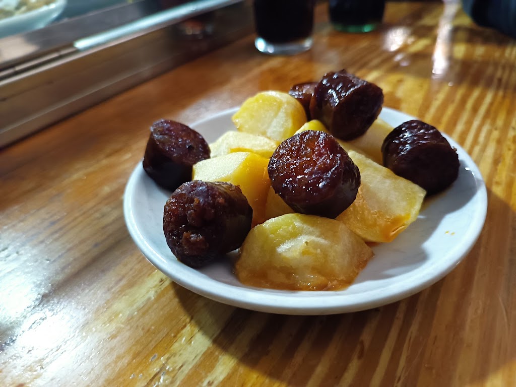Asador Castilla Leon — Comida y bebida