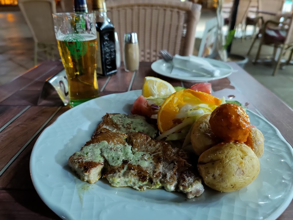 Bar Cafeteria Zero — Comida y bebida