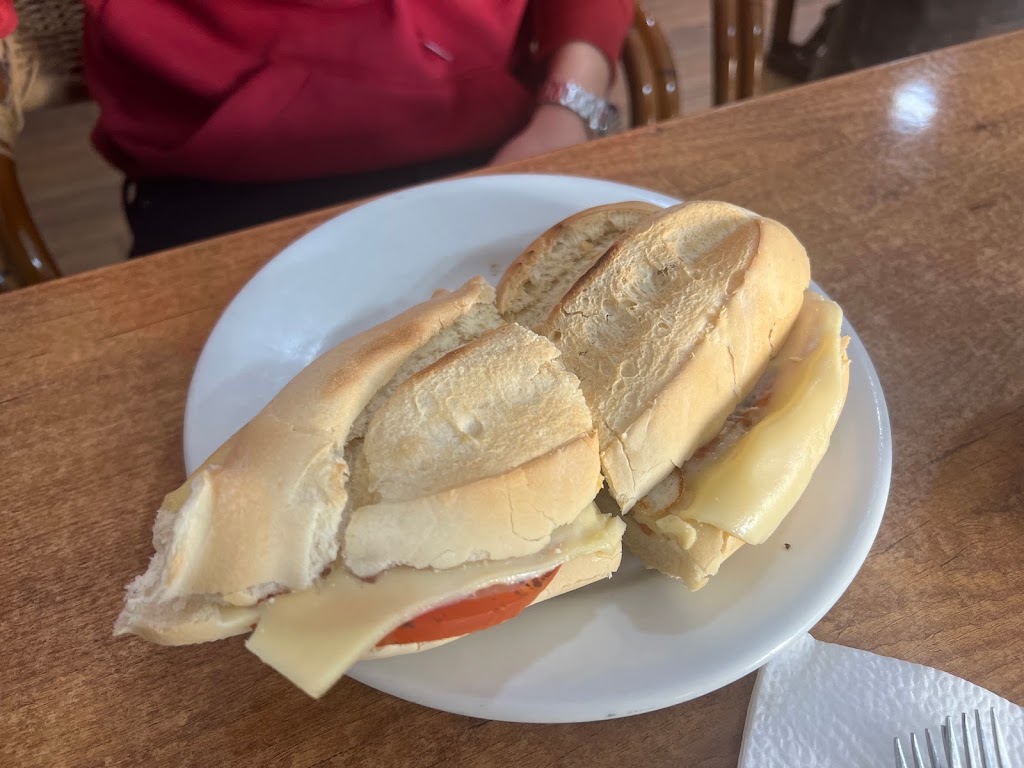 Bar restaurante Piscolabis La Veguetilla — Comida y bebida