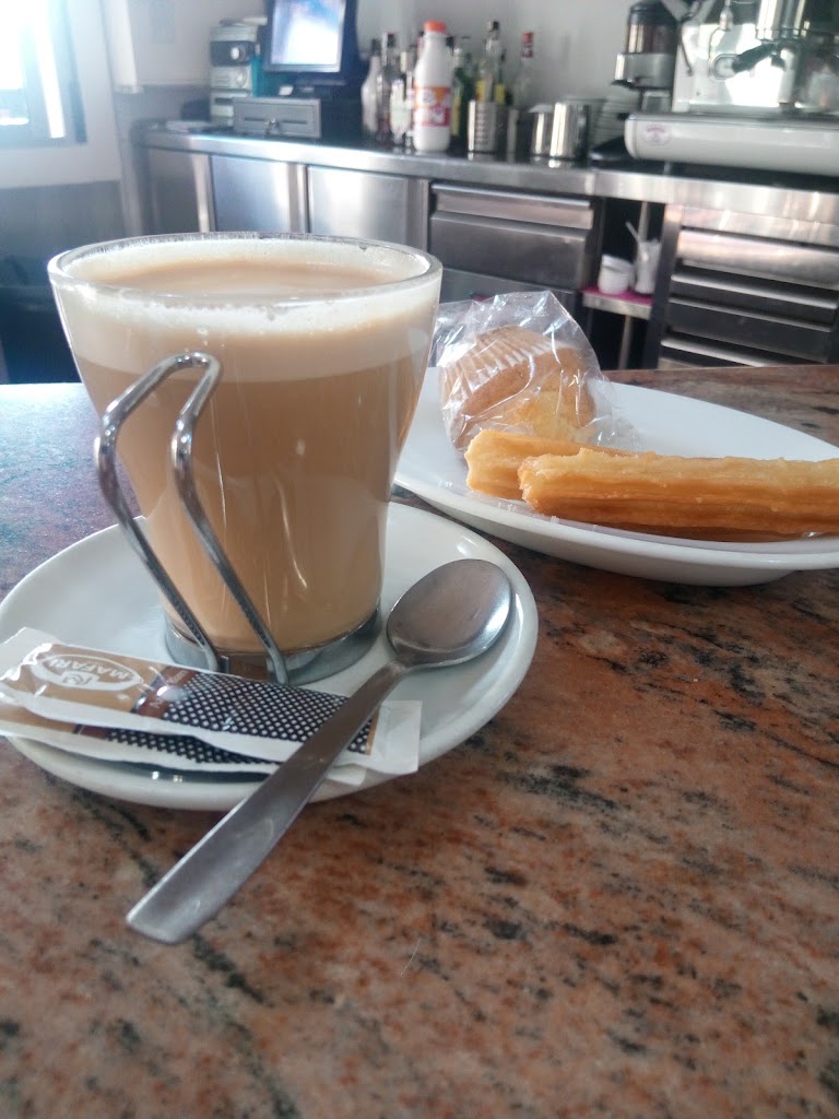 Cafe-Bar Alegria — Comida y bebida