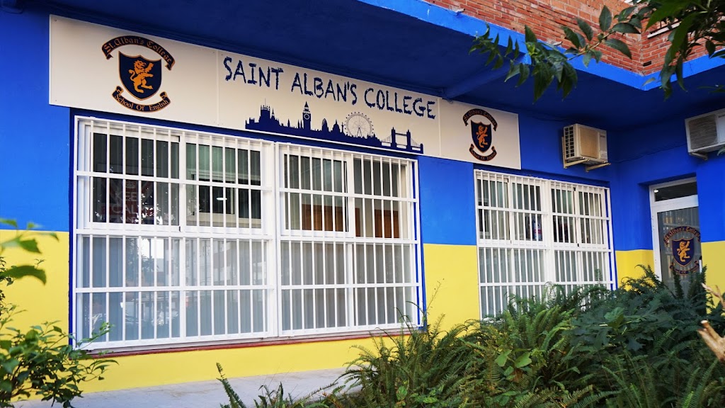 Saint Alban's College